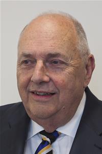 Profile image for Councillor Barry Warren